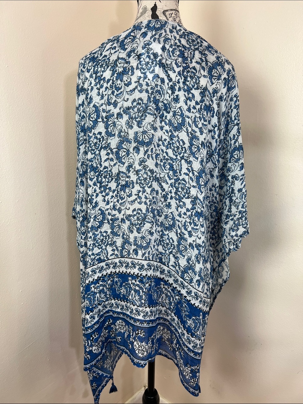 J. Jill Blue & White Floral Kimono Cardigan Cover-Up NWT SZ S-L Boho Tassel Hem - Picture 3 of 5